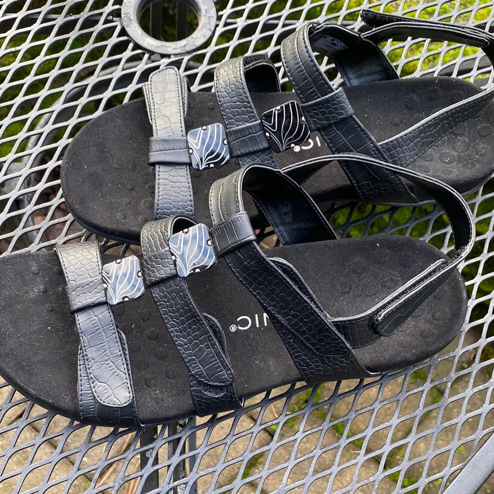 New Black women’s  Vionic Strappy Sandals 10 US